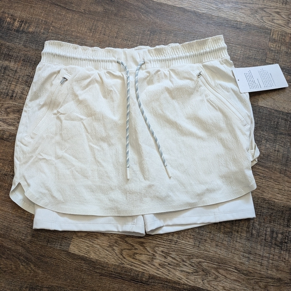 Athleta Trekkie Skort White Pockets Casual Women's 4 NEW